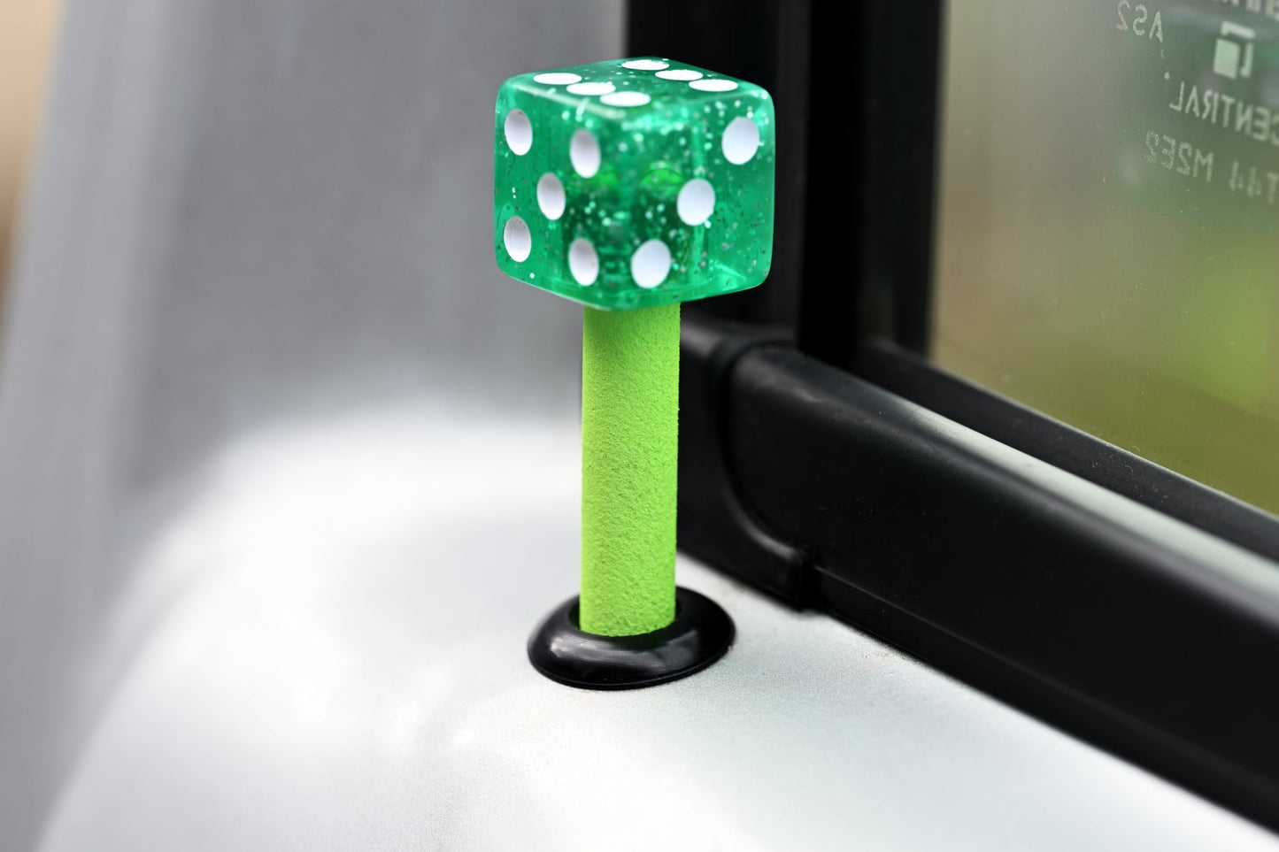 エアバルブキャップをドアノブに付けられる変換ロッド(ネジ径4mm用) 対応車種 : SUBARU サンバー (~2012年式)など